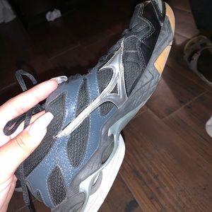 Mizuno volleyball shoes